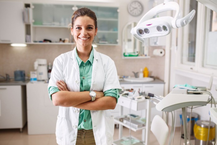 Comment choisir un bon dentiste et éviter les mauvaises surprises ?